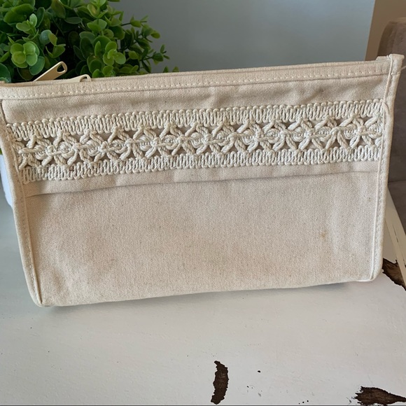 Victoria | Vintage Crochet Canvas Clutch, Cosmetic Case - Picture 2 of 11